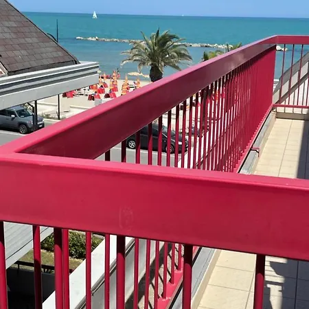 Apartman Fronte Mare Tiffany Martinsicuro